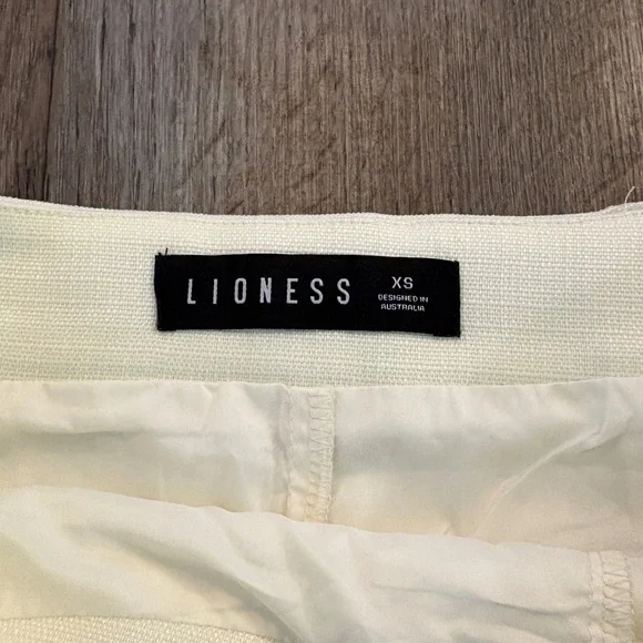 Lioness DOUBLE RUFFLE MINI SKORT | SOFT LEMON B35 MICRO MINI XS - Picture 7 of 10